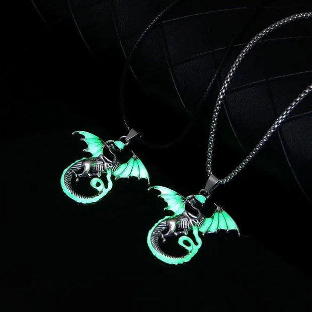 Punk Luminous Dragon Jewelry Pendant Necklace Glow In The Dark Animal Fluorescence Necklaces for Men Women Jewellery Accessories