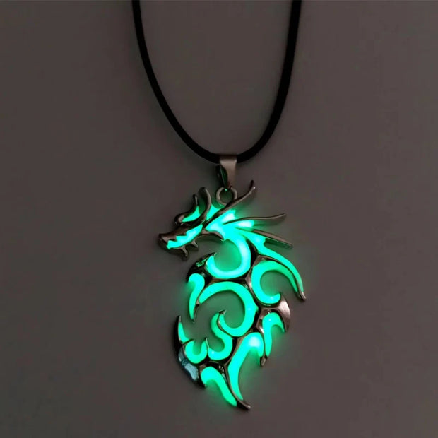 Punk Luminous Dragon Jewelry Pendant Necklace Glow In The Dark Animal Fluorescence Necklaces for Men Women Jewellery Accessories