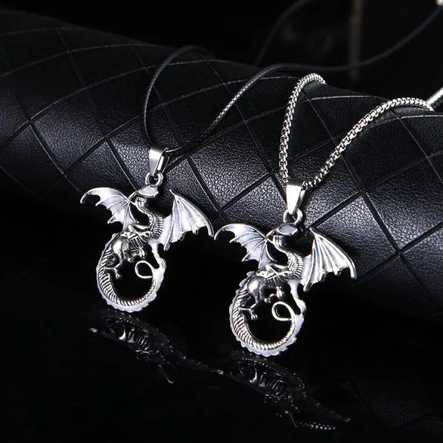 Punk Luminous Dragon Jewelry Pendant Necklace Glow In The Dark Animal Fluorescence Necklaces for Men Women Jewellery Accessories