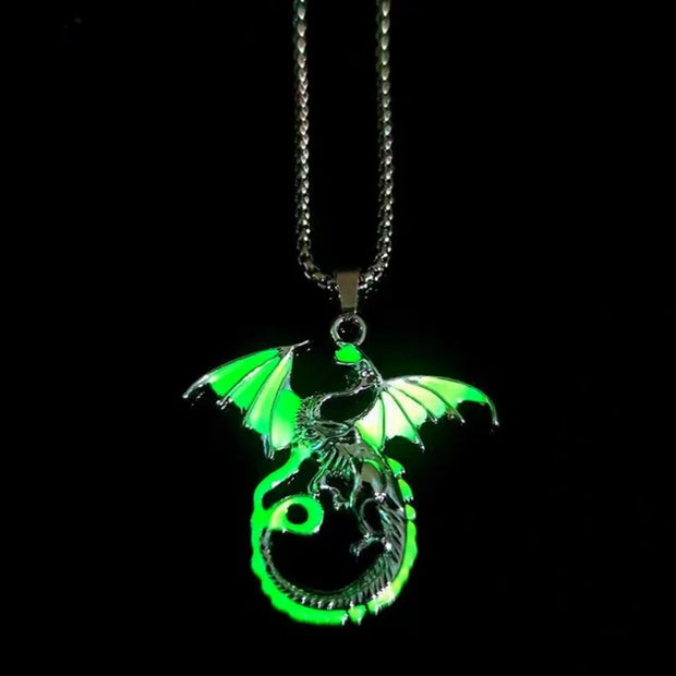 Punk Luminous Dragon Jewelry Pendant Necklace Glow In The Dark Animal Fluorescence Necklaces for Men Women Jewellery Accessories