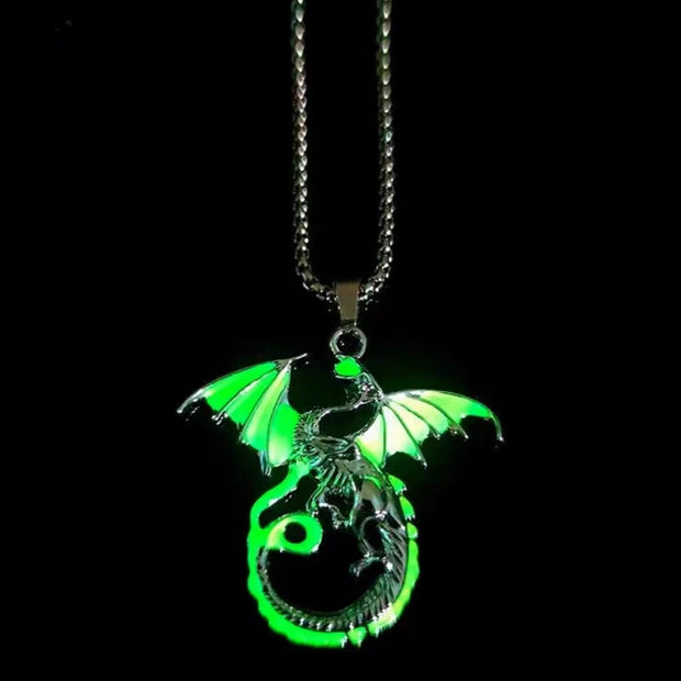 Punk Luminous Dragon Jewelry Pendant Necklace Glow In The Dark Animal Fluorescence Necklaces for Men Women Jewellery Accessories