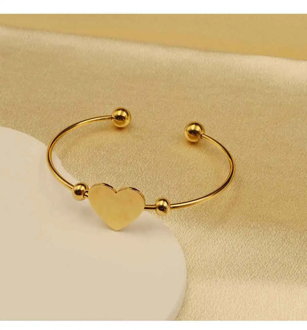 Stainless Steel Heart Bracelet for Women Cuff Bracelets on Hand Couple Fashion Bangles Jewellery Accessories Gift