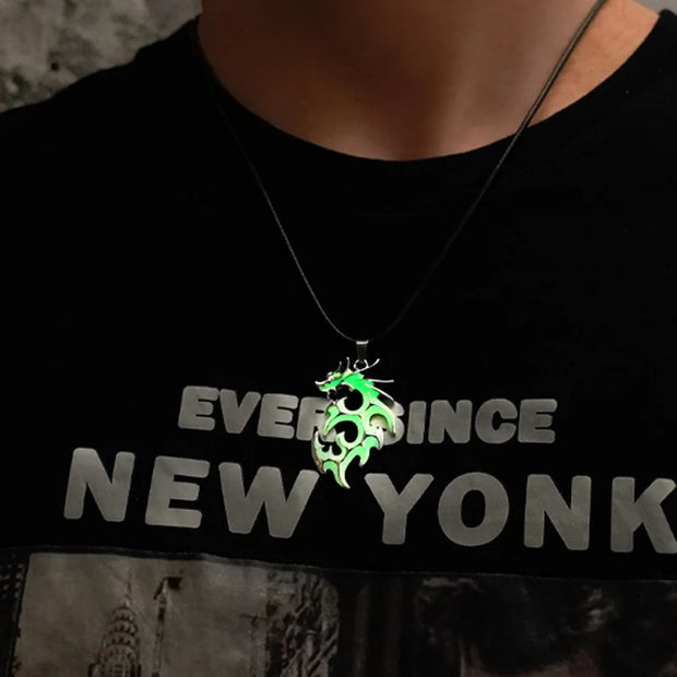 Punk Luminous Dragon Jewelry Pendant Necklace Glow In The Dark Animal Fluorescence Necklaces for Men Women Jewellery Accessories